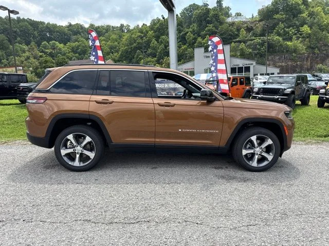 New 2026 Copper Shino Metallic Clearcoat Jeep Limited image 2