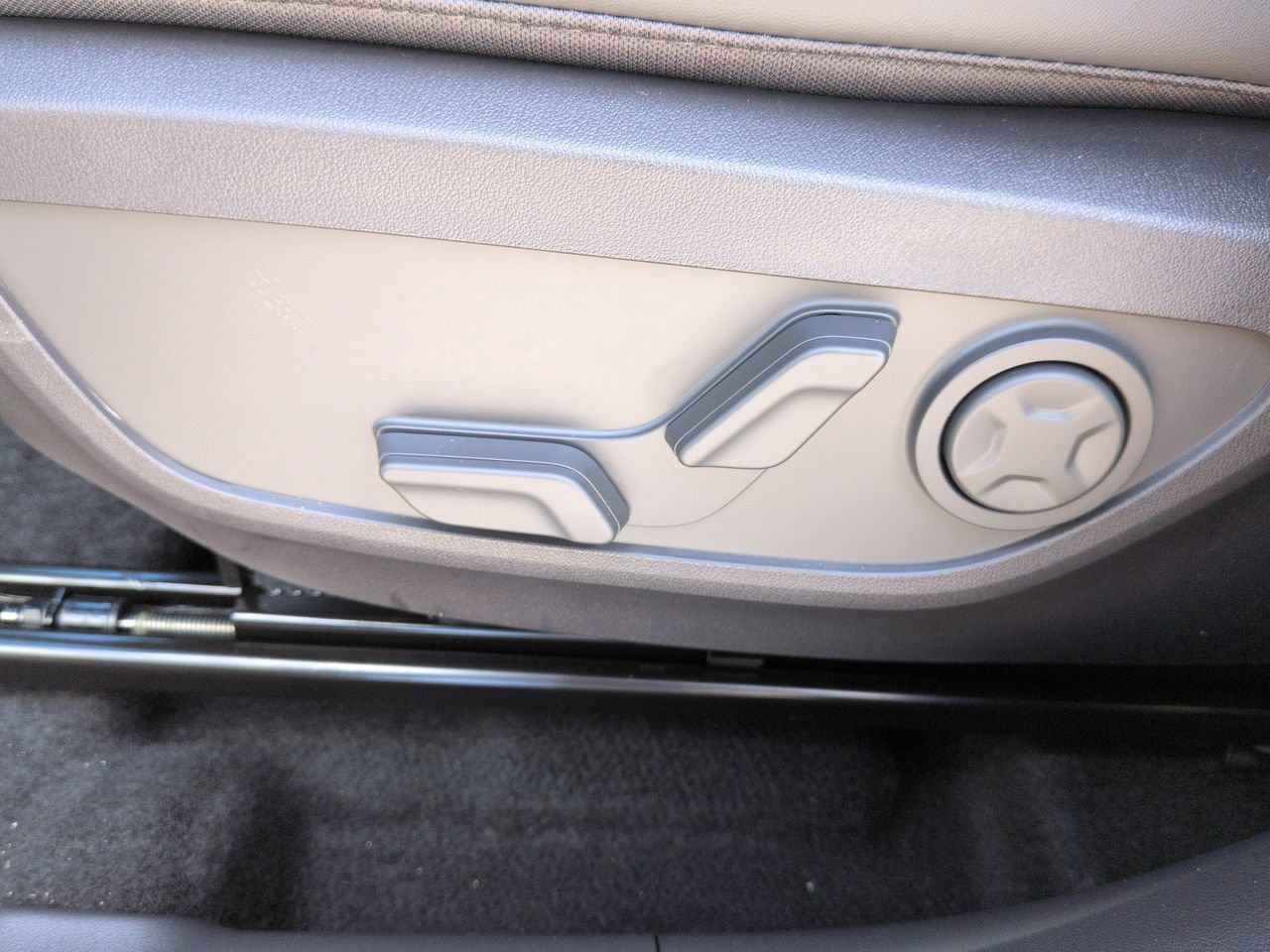 New 2027 Iceberg Green Kia X-Line S image 22