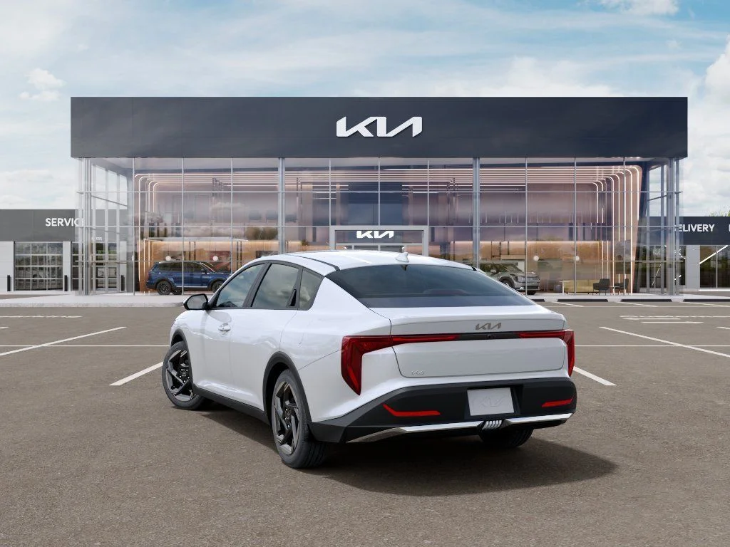 New 2026 Snow White Pearl Kia LXS image 4