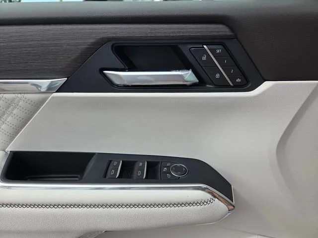 2026 GMC Acadia Denali - Photo 24