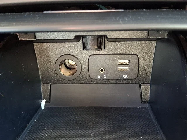 Used 2016 Silver Subaru 2.5i image 23