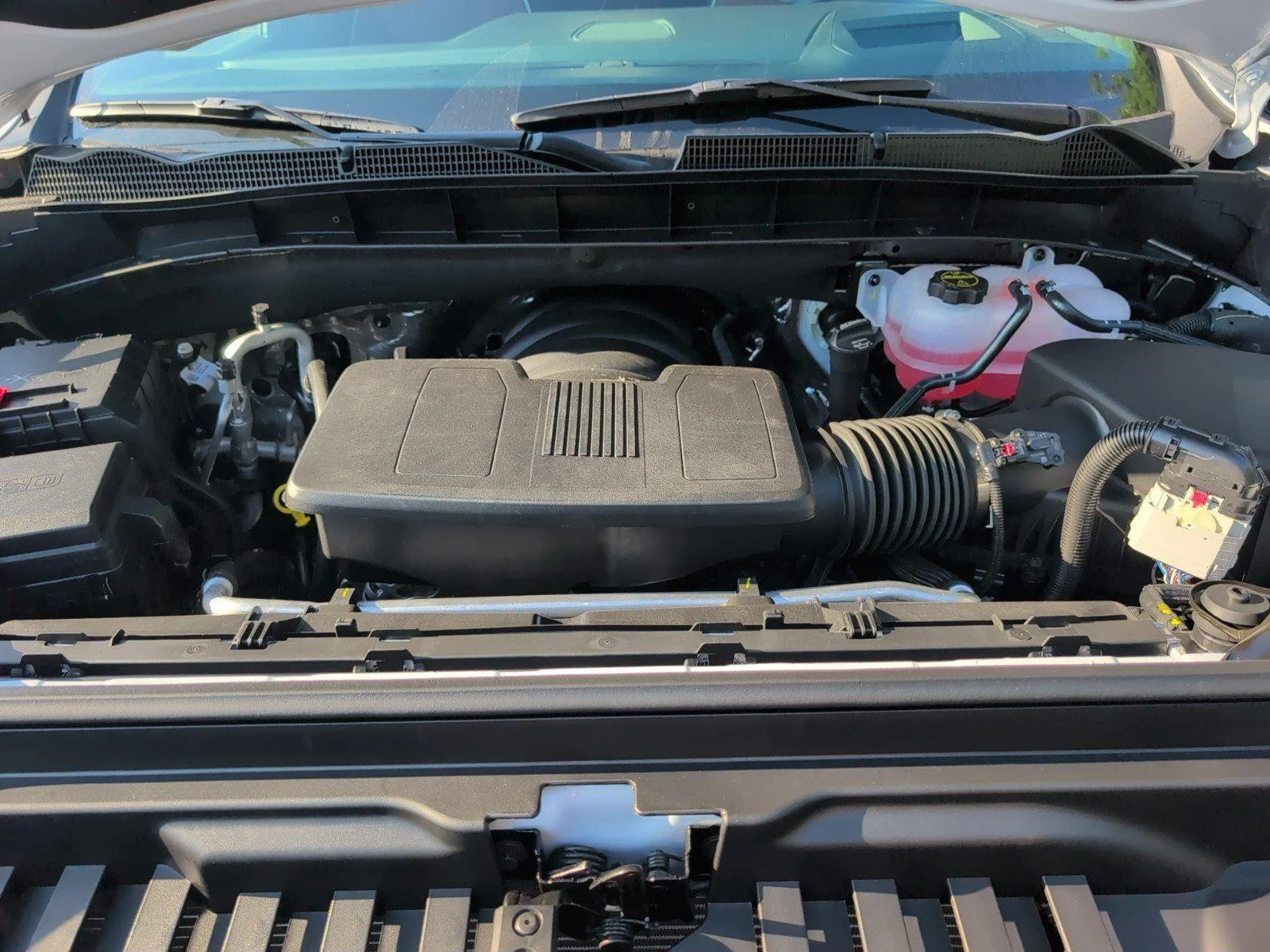 New 2026 Glacier White Tricoat GMC Denali Ultimate image 13