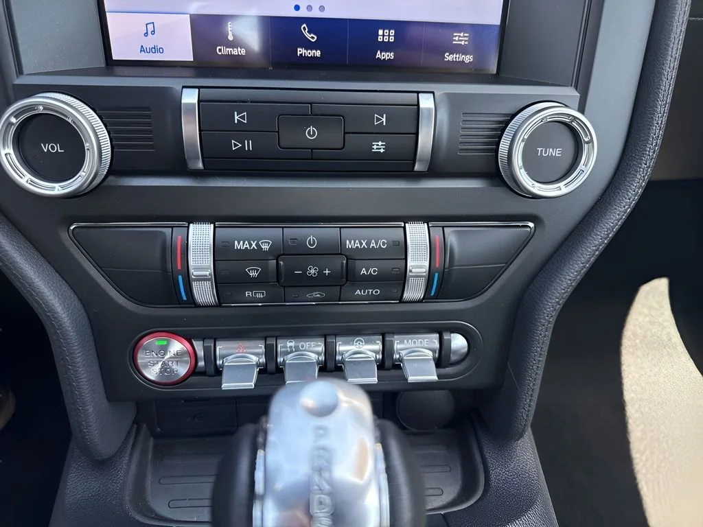 Used 2022  Ford GT image 17