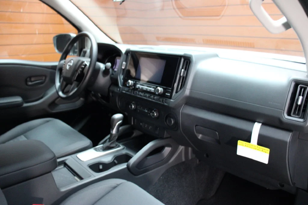New 2027 Glacier White Nissan King Cab® S image 8