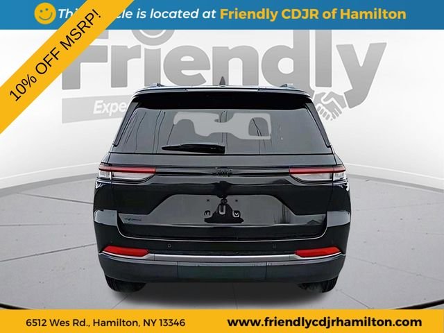 New 2026 Diamond Black Crystal Pearl-Coat Exterior Paint Jeep Altitude image 4