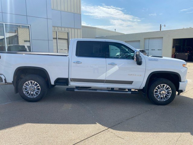Used 2022 Chevrolet Silverado 2500HD High Country with VIN 2GC1YRE75N1203047 for sale in Kansas City