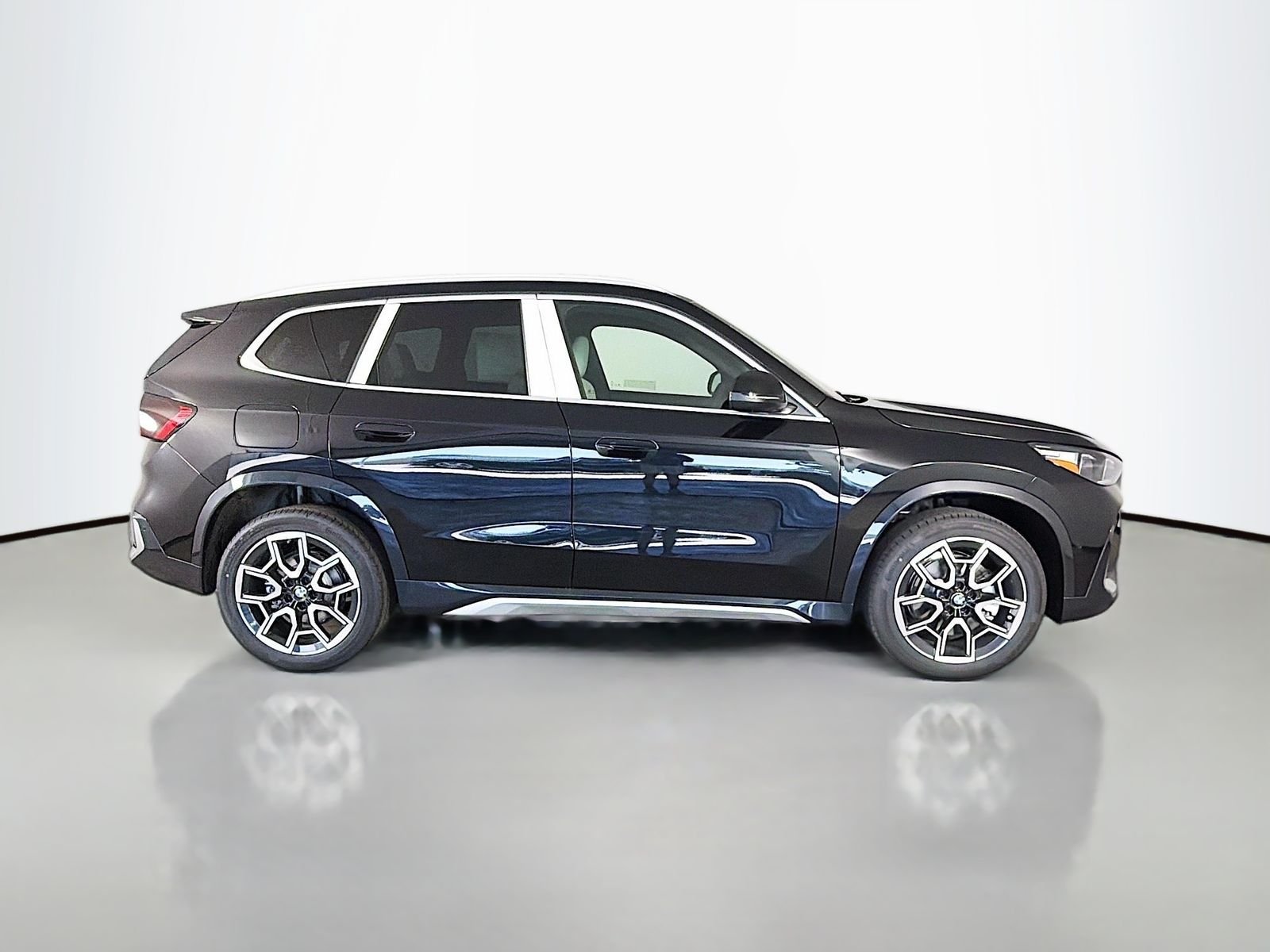 New 2026 Black Sapphire Metallic BMW xDrive28i image 8