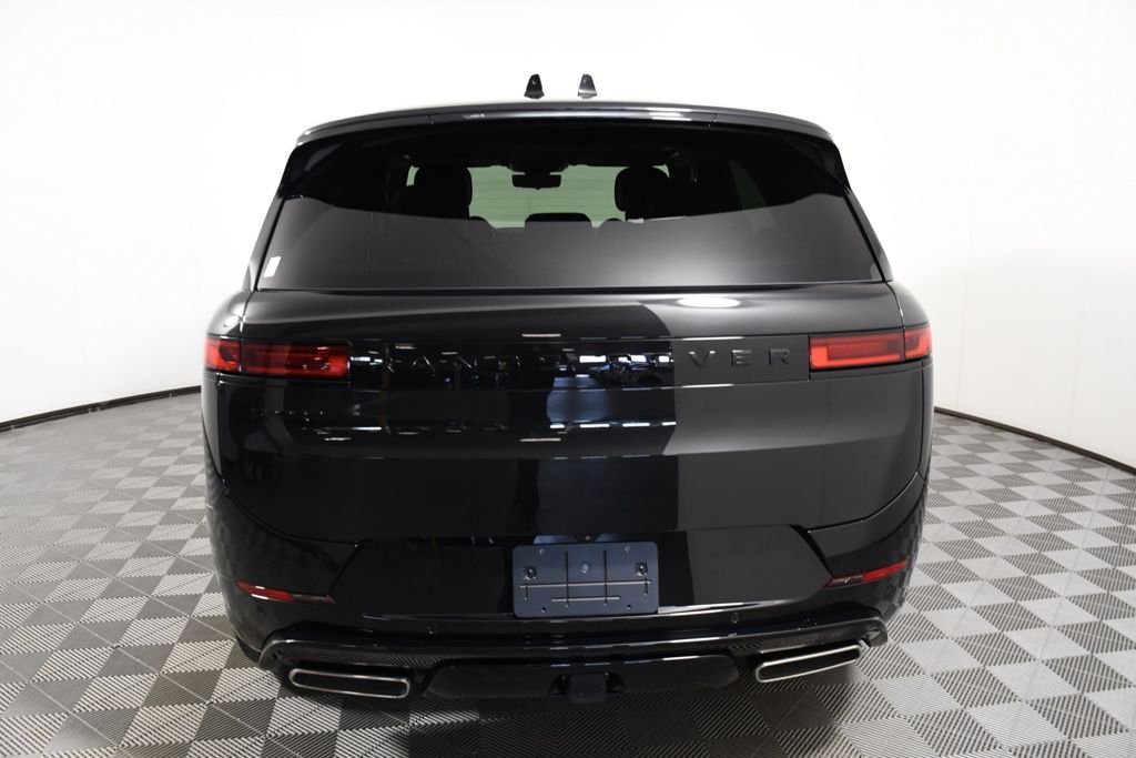 New 2026 Santorini Blk Land Rover Dynamic SE image 5