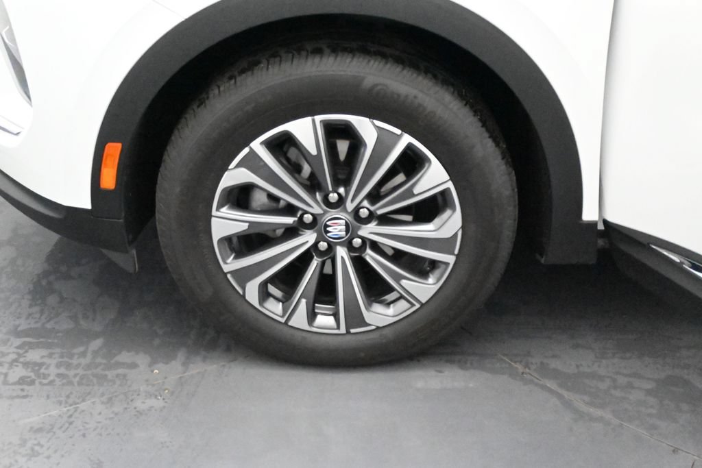 Used 2025 Summit White Buick Preferred image 8