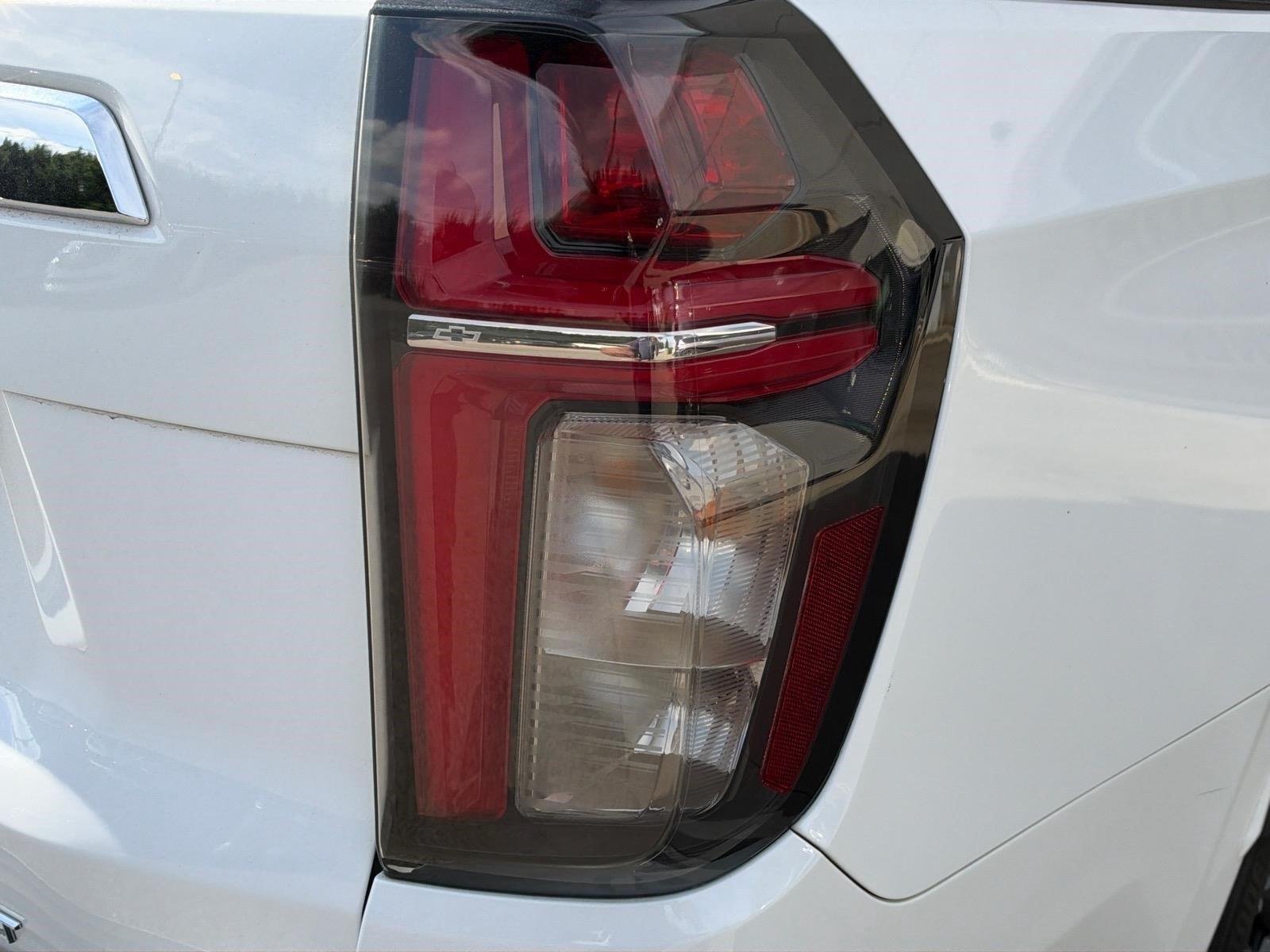 Used 2023 Iridescent Pearl Tricoat Chevrolet LT image 21