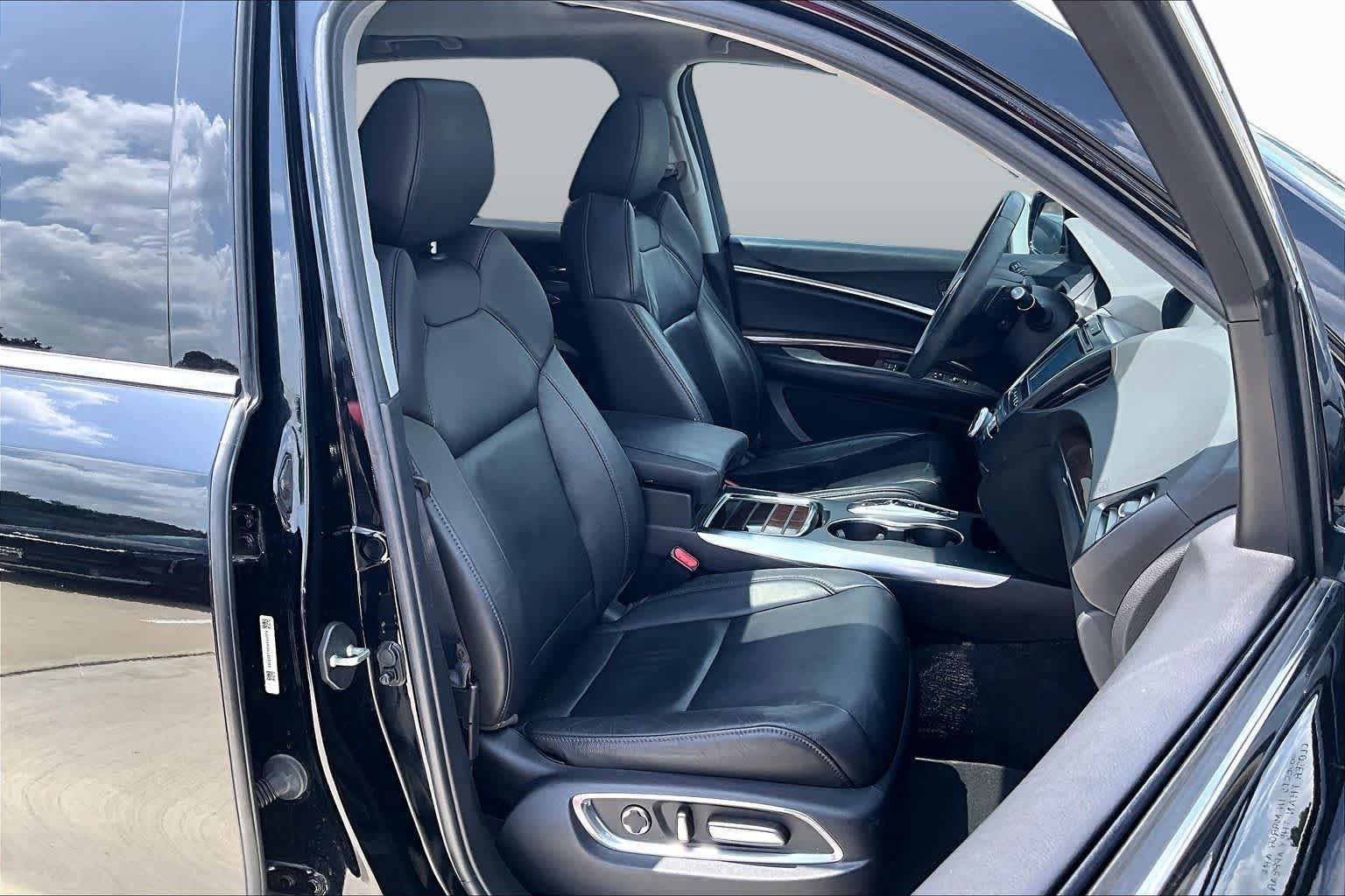 Used 2020 Majestic Black Pearl Acura  image 9