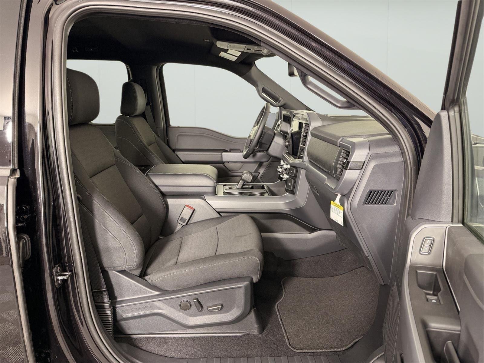 New 2026 Agate Black Ford XLT image 23