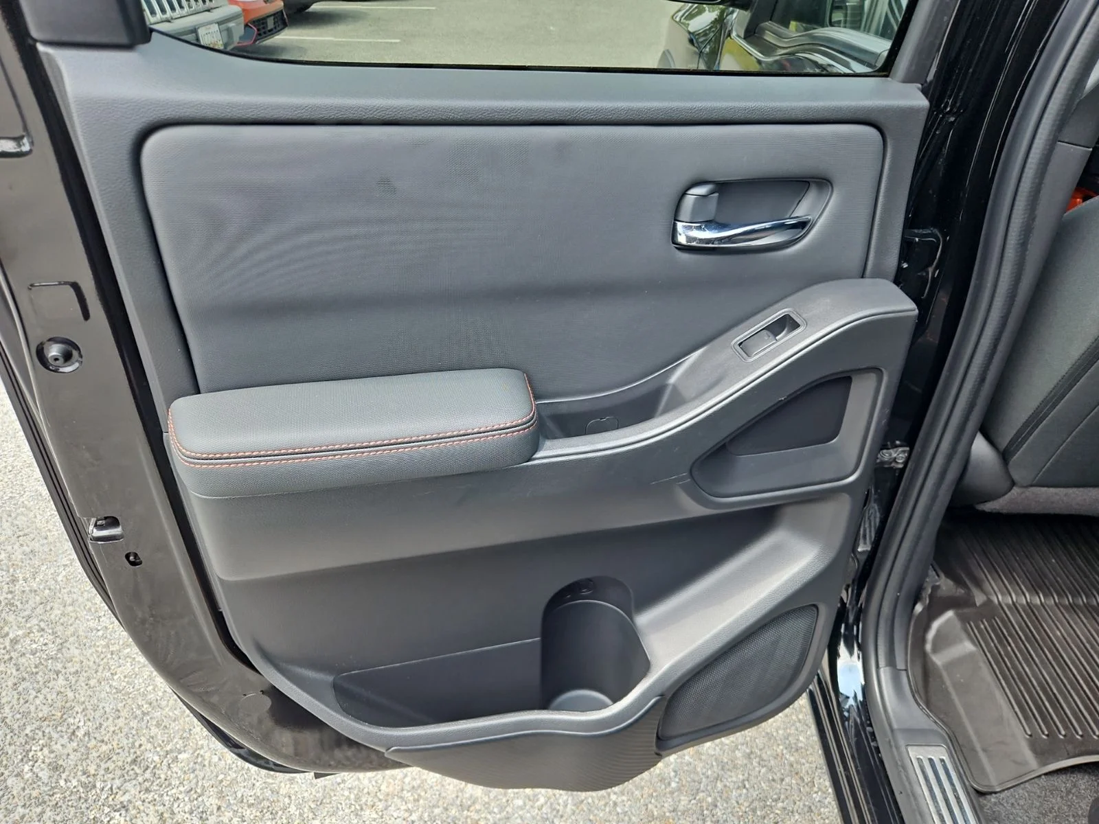 Used 2023 Black Nissan PRO-4X image 28