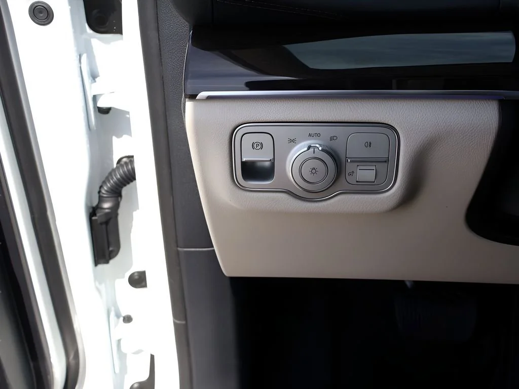 New 2026 Polar White Mercedes-Benz GLS 450 image 81
