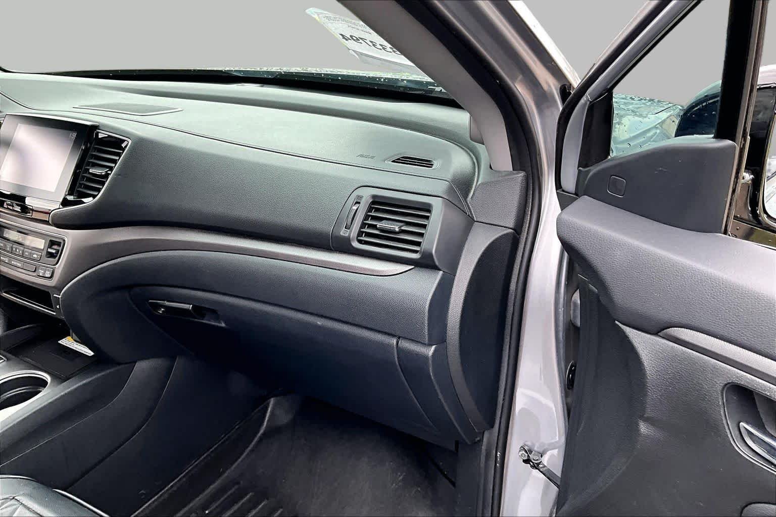 Used 2023 Lunar Silver Metallic Honda RTL-E image 16