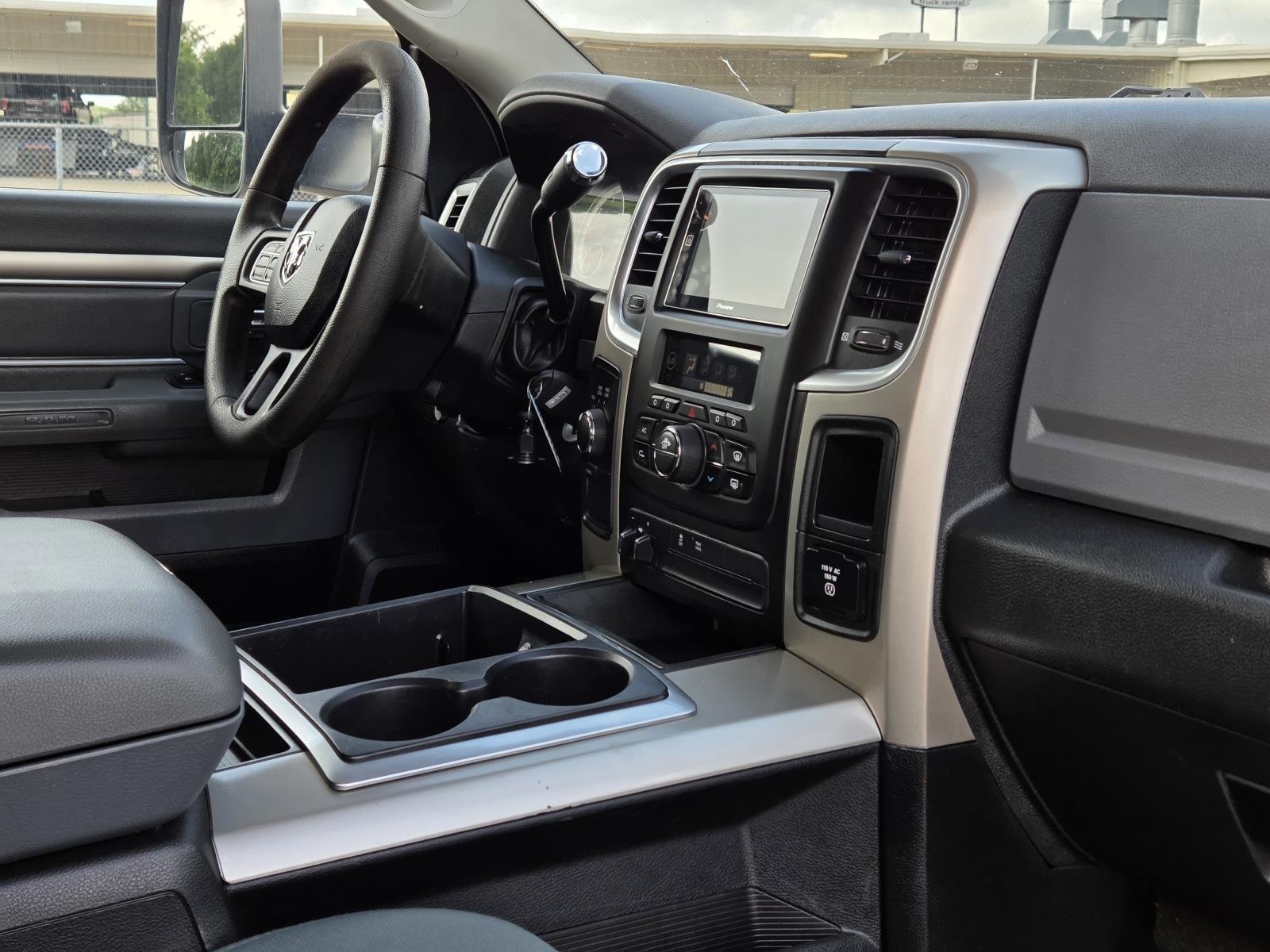 Used 2015 Bright White Clearcoat Ram SLT image 37
