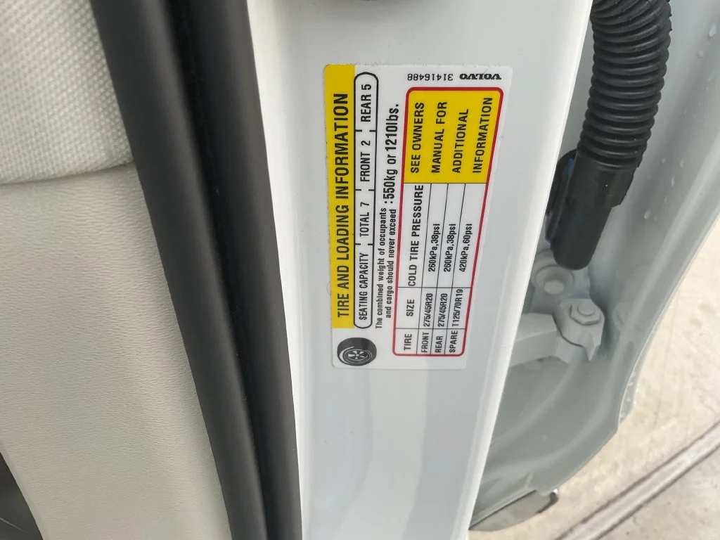 Used 2024 White Volvo B6 Core image 37