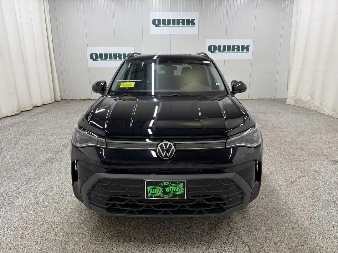 New 2026 Deep Black Pearl Volkswagen SE Black image 2