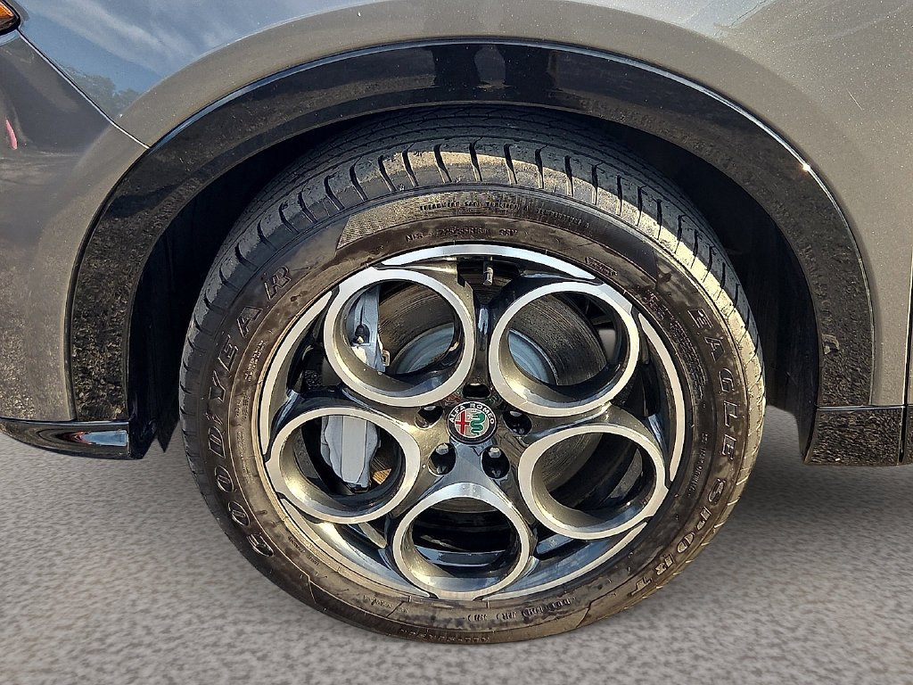 Used 2024 Silver Alfa Romeo Ti image 8