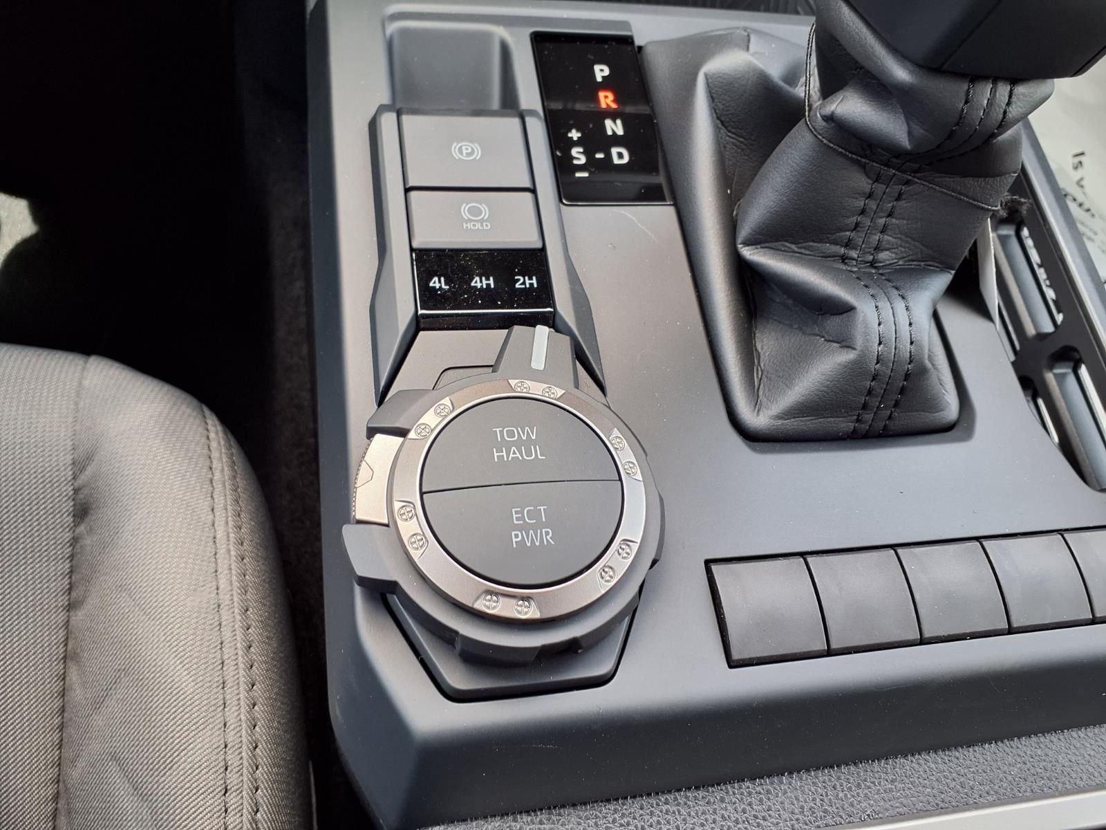 2026 Toyota Tacoma SR5 - Photo 9