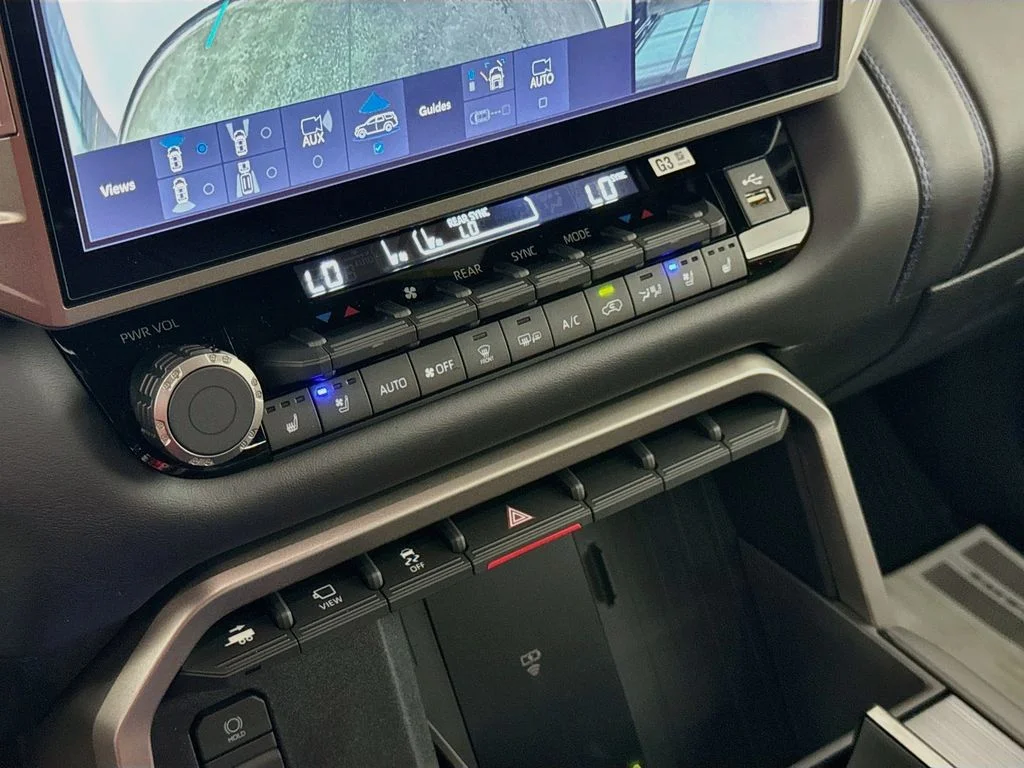New 2026 Wind Chill Pearl Toyota Platinum image 15