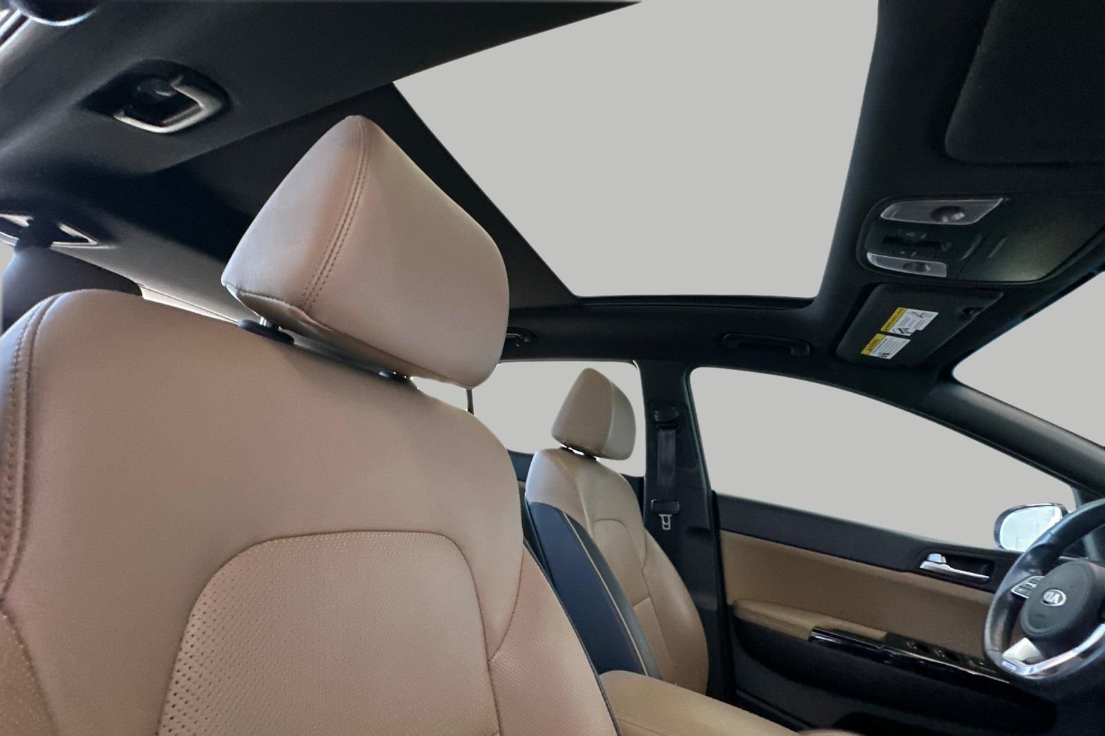 Used 2020 White Kia SX image 18