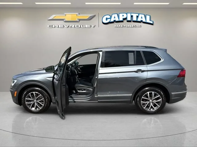 Used 2020  Volkswagen SE image 9