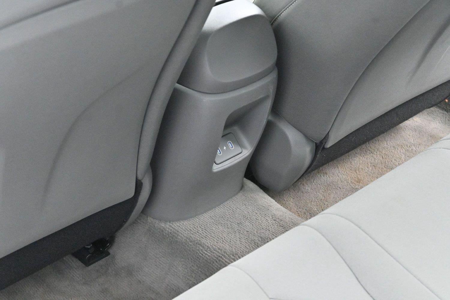 Used 2024 Serenity White Hyundai SEL image 27