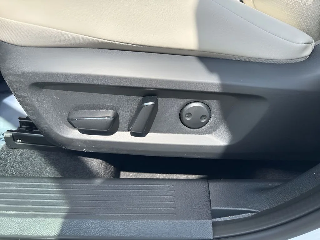 Used 2024 White Nissan SV image 10