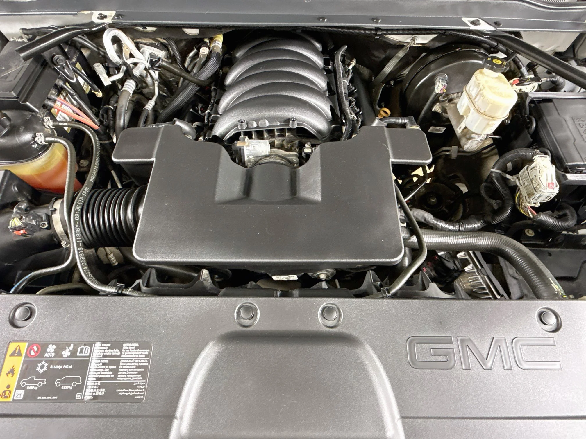 Used 2019 SUMMIT WHITE GMC SLE image 31