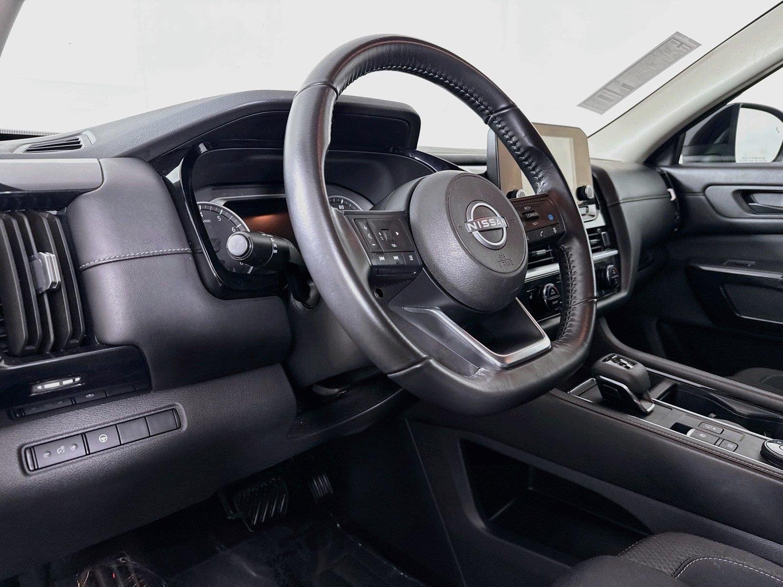 Used 2024 Super Black Nissan SV image 4