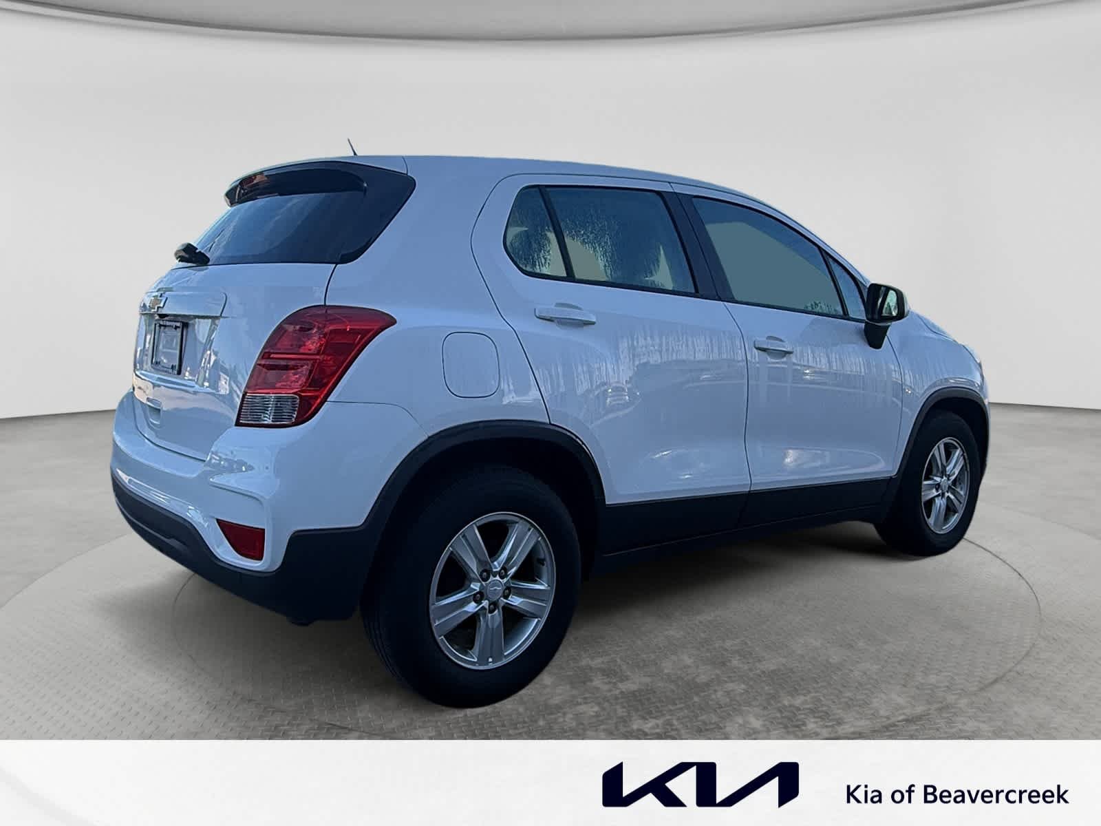 Used 2019 Summit White Chevrolet LS image 5