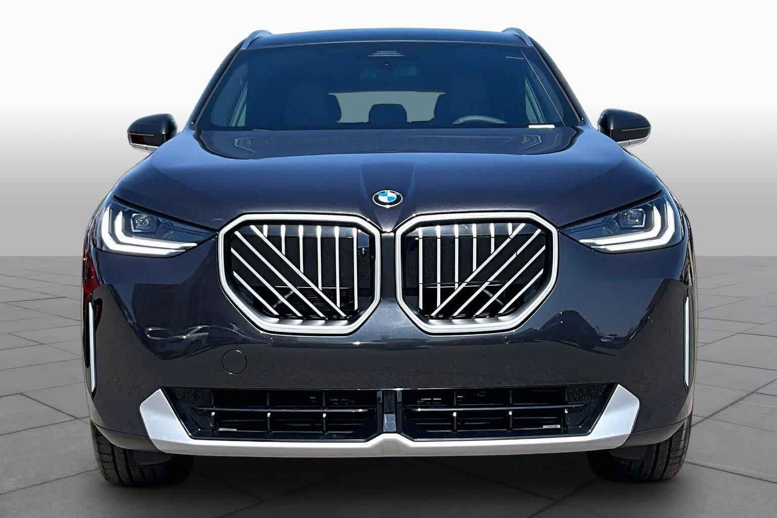 New 2026 Dark Graphite Metallic BMW 30 xDrive image 3