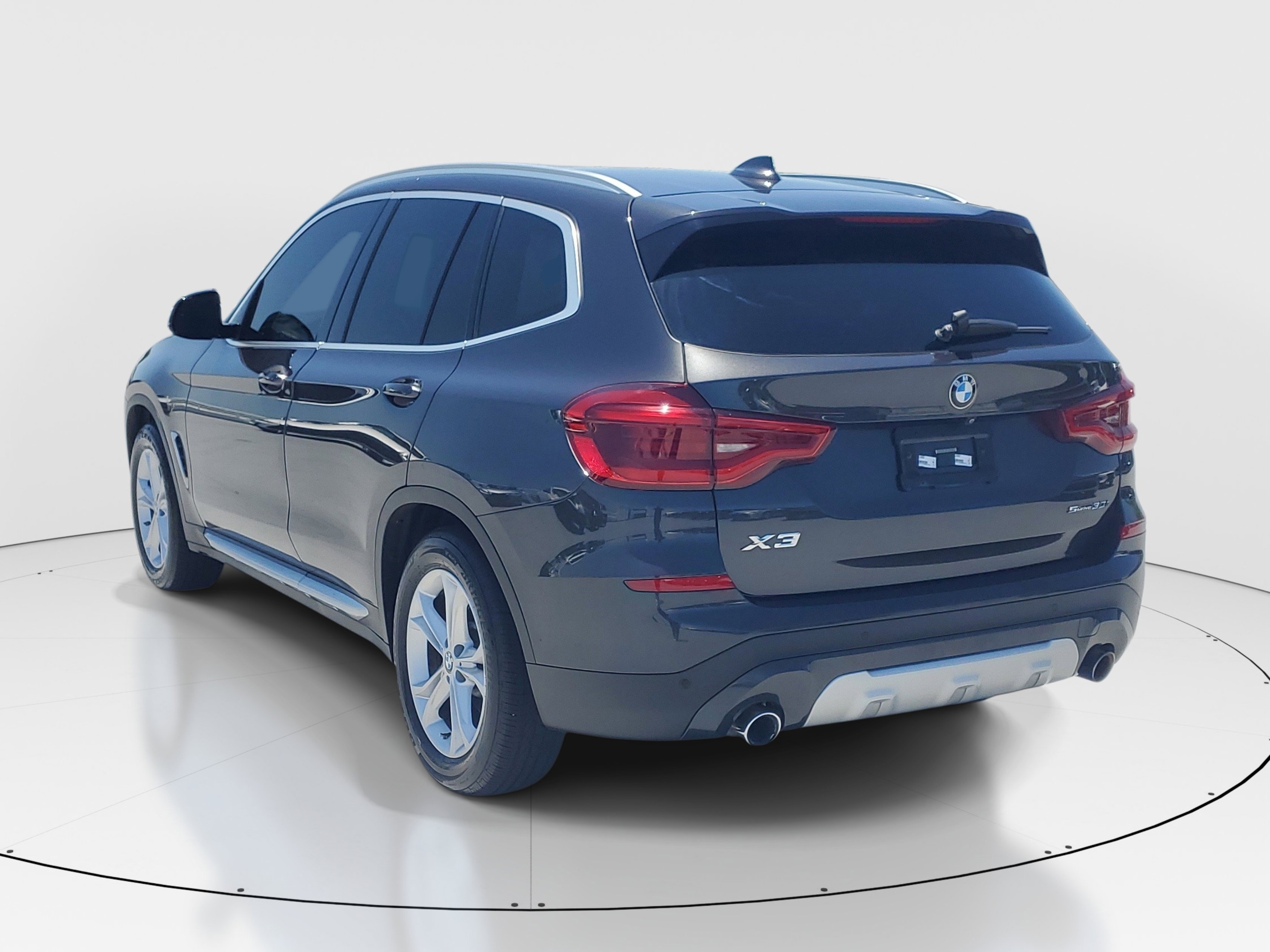 Used 2021 Dark Graphite Metallic BMW sDrive30i image 5