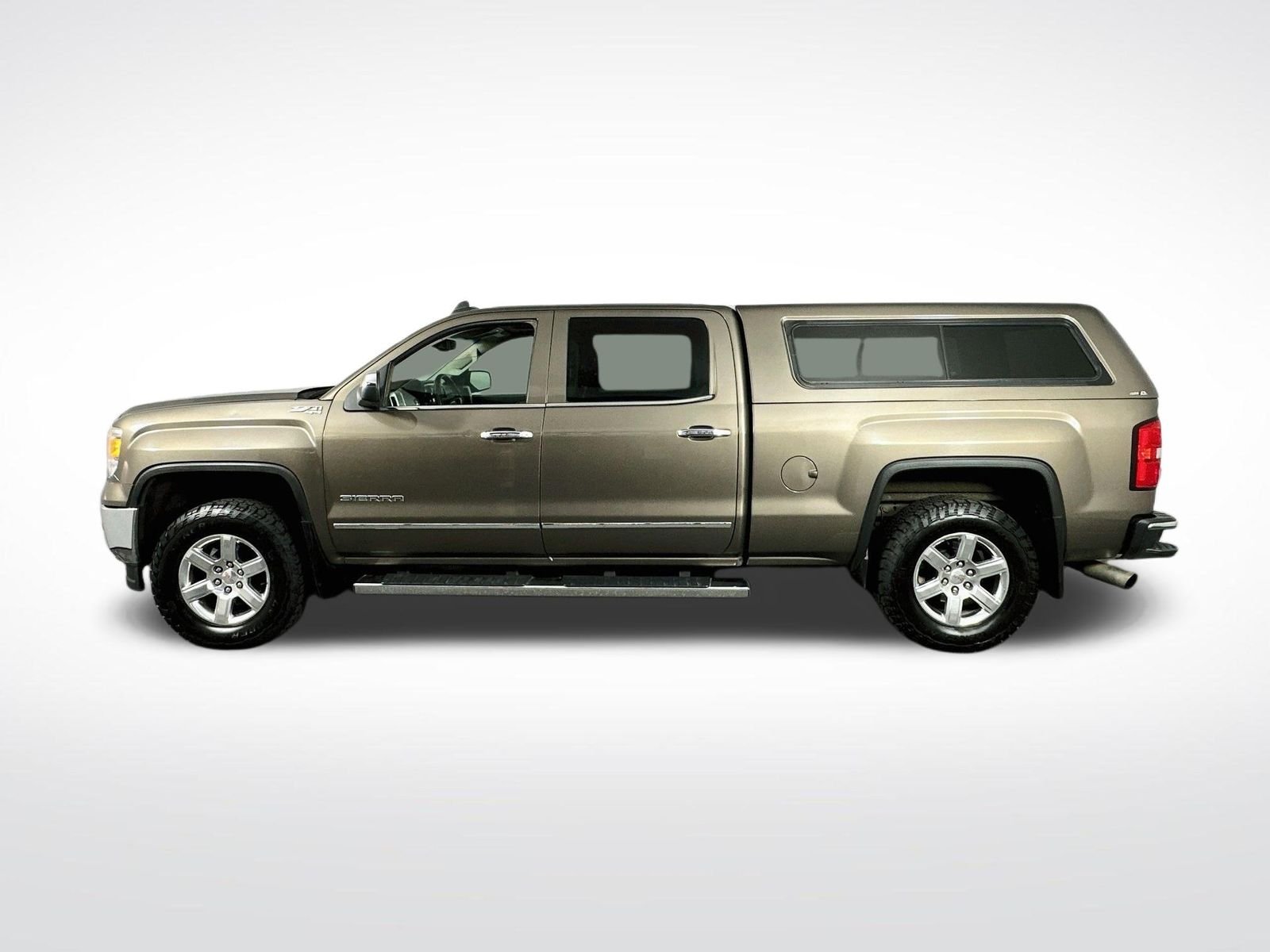 Used 2015 Bronze Alloy Metallic GMC SLT image 5