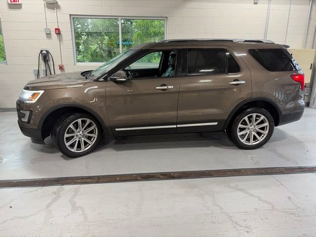 Used 2016 Brown Ford Limited image 1