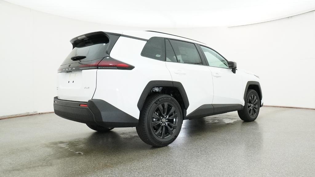 New 2026 Ice Cap Toyota XLE Premium image 17