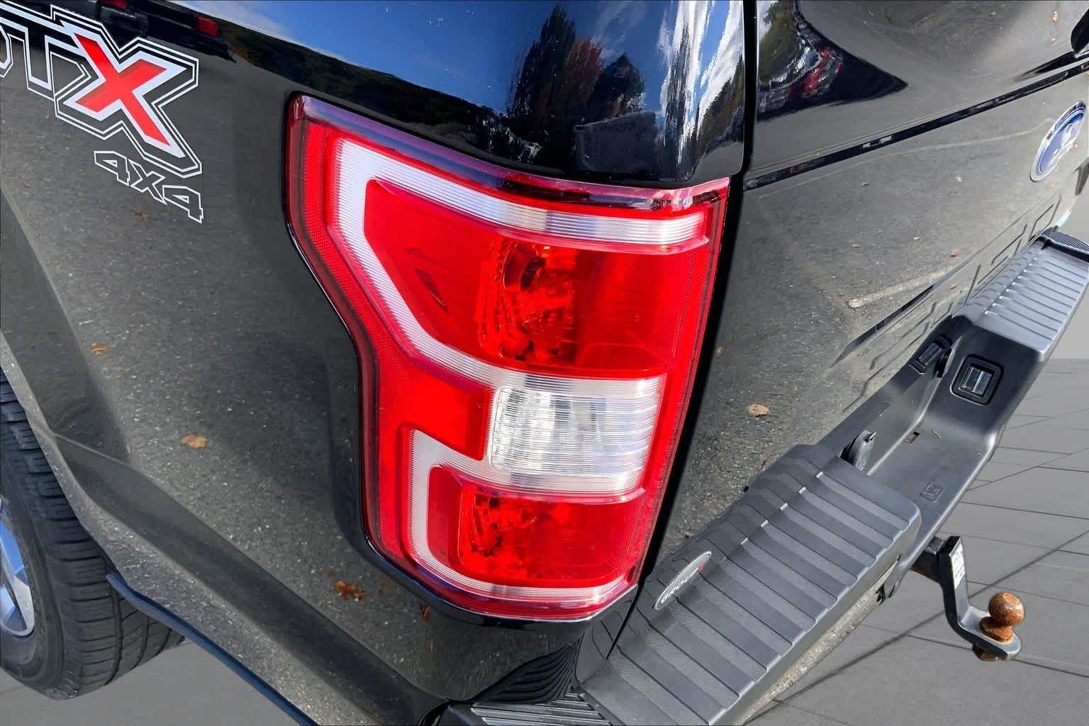 Used 2020 Agate Black Metallic Ford XL image 28