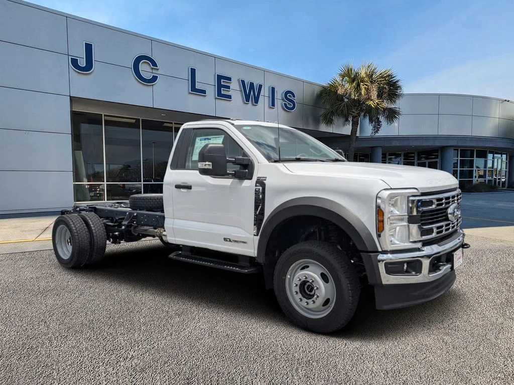 2025 Ford Super Duty F-550 DRW