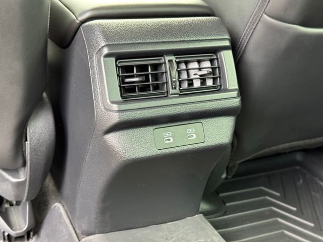 Used 2024  Honda EX-L image 40
