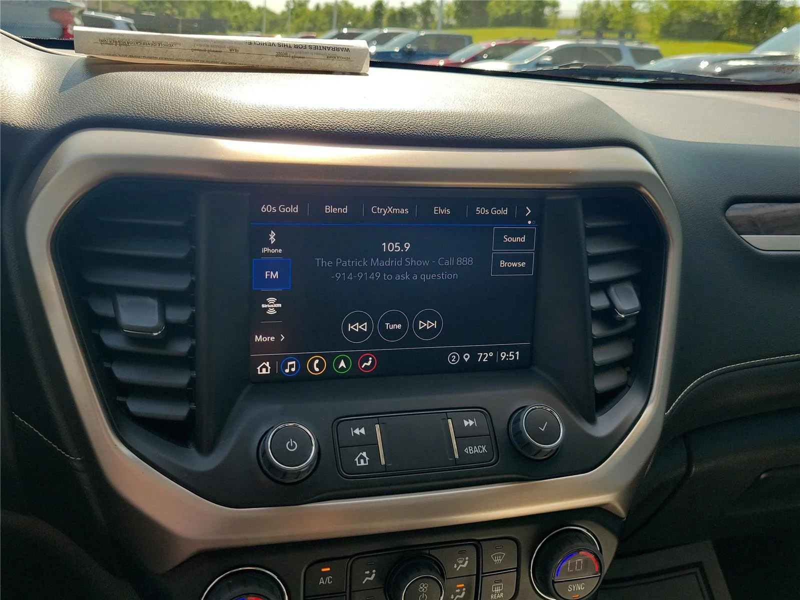 2023 GMC Acadia Denali - Photo 29