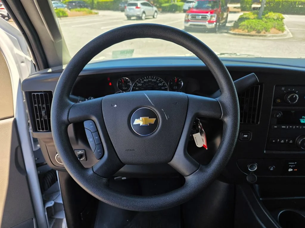 Used 2025 Summit White Chevrolet 1LT image 20