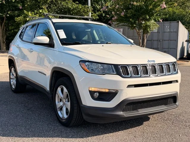 Used 2019 White Jeep Latitude image 7