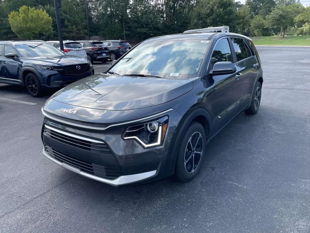 Used 2026 Gray Kia LX image 3