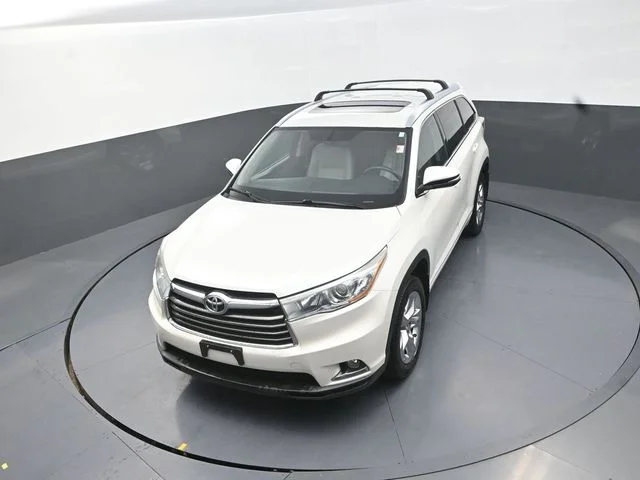 Used 2015 White Toyota Limited image 25