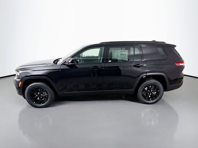 New 2025 Diamond Black Crystal Pearl-Coat Exterior Paint Jeep Altitude X image 4