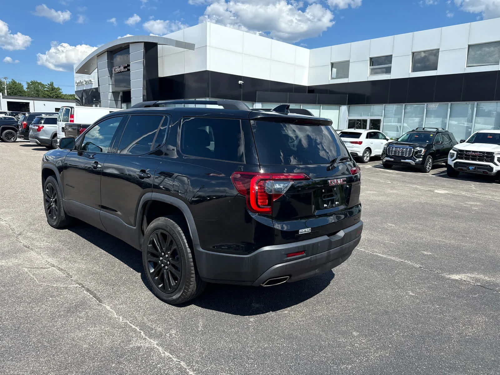 Certified Used 2023 Ebony Twilight Metallic GMC SLE image 3