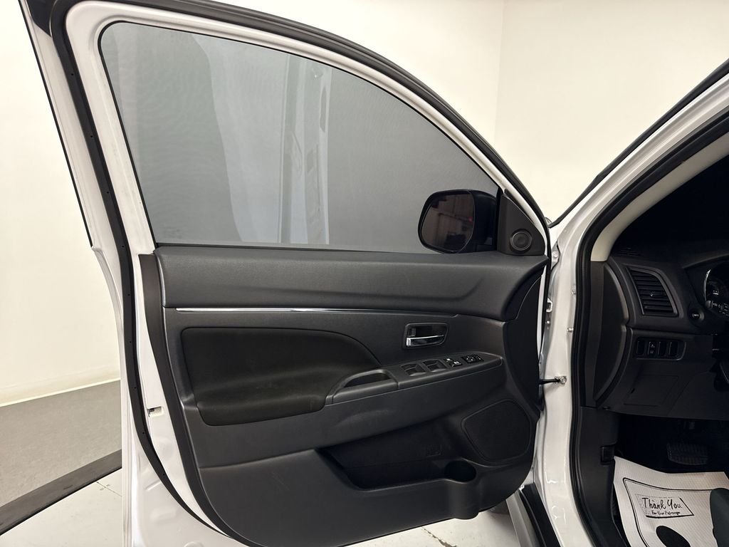 Used 2024 White Mitsubishi 2.0 ES image 12