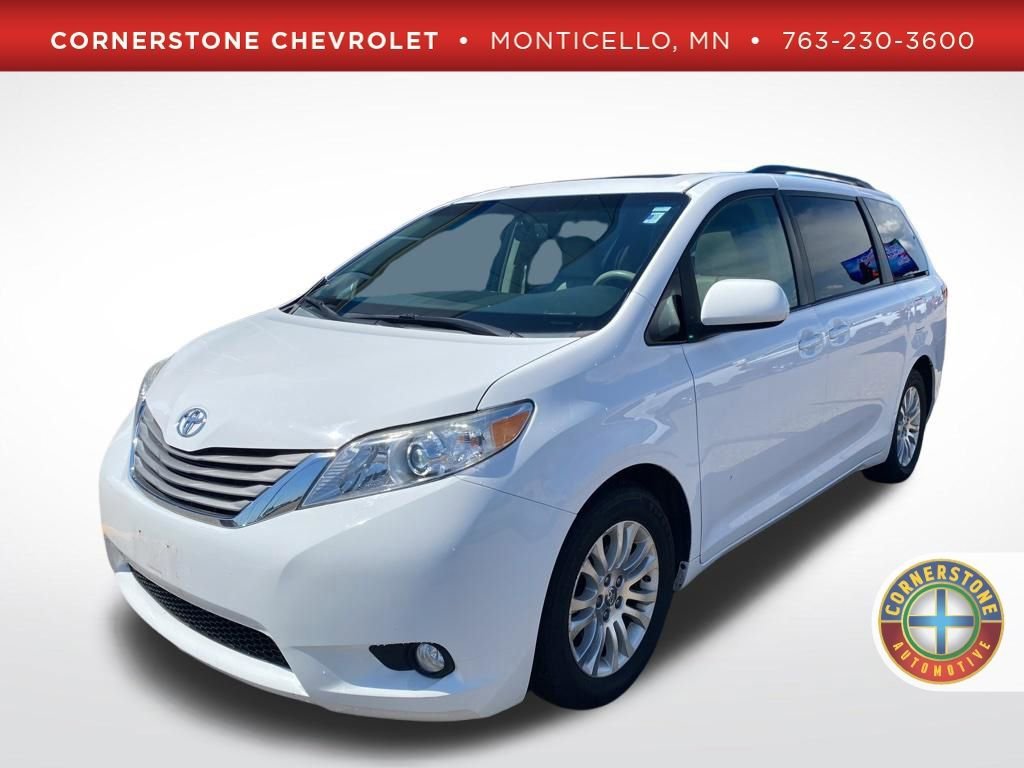 2013 Toyota Sienna XLE V6 7-Passenger Access Seat's photo