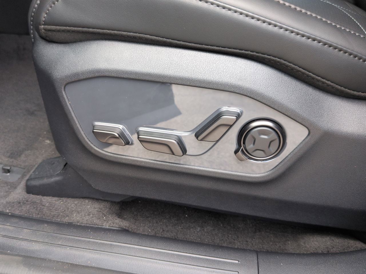 New 2027 Ebony Black Kia X-LINE SX PRESTIGE image 19